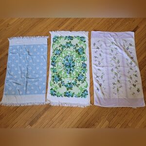 Set of 3 vintage bath towels